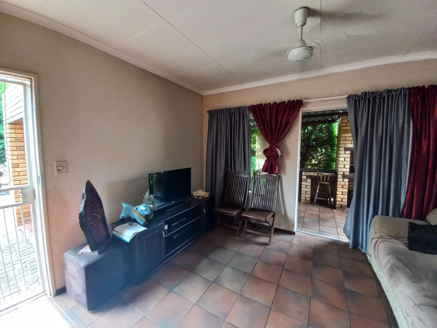 2 Bedroom Property for Sale in Safari Gardens North West